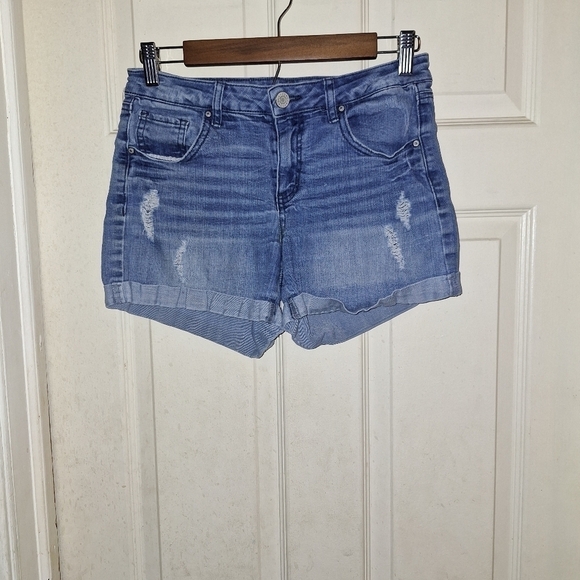 refuge Pants - Refuge distressed jean shorts size 2